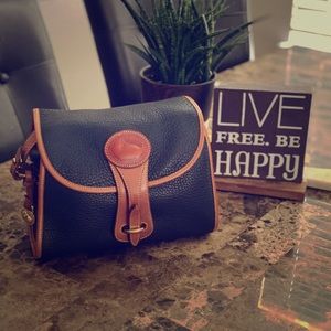 Medium Dooney & Bourke Essex bag